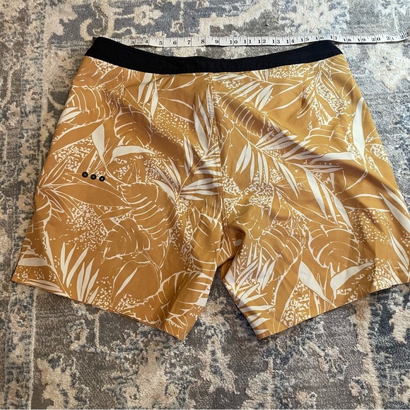 Vuori Tan Leaf Print Mens Board Shorts - Picture 2 of 6